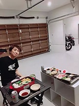ガレージで友人達とBBQ