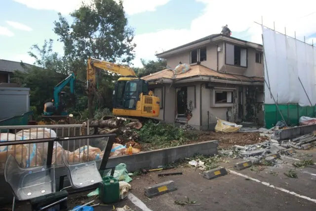 【花見川区畑町】建物の解体が始まりました